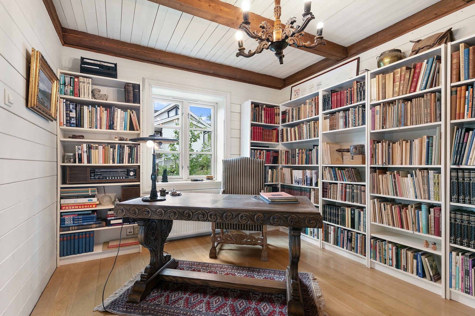 Bibliotek, kan gjøres om til soverom Galleribilde