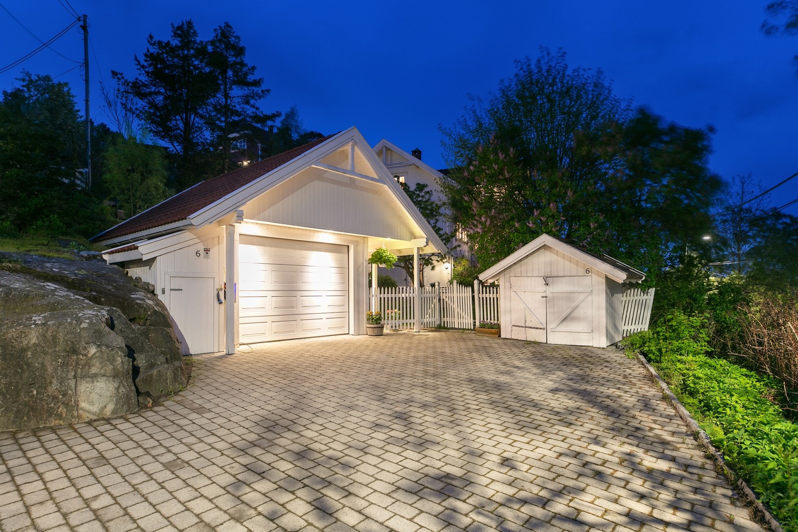 Velkommen inn til Åros Fjordvei 6 Galleribilde