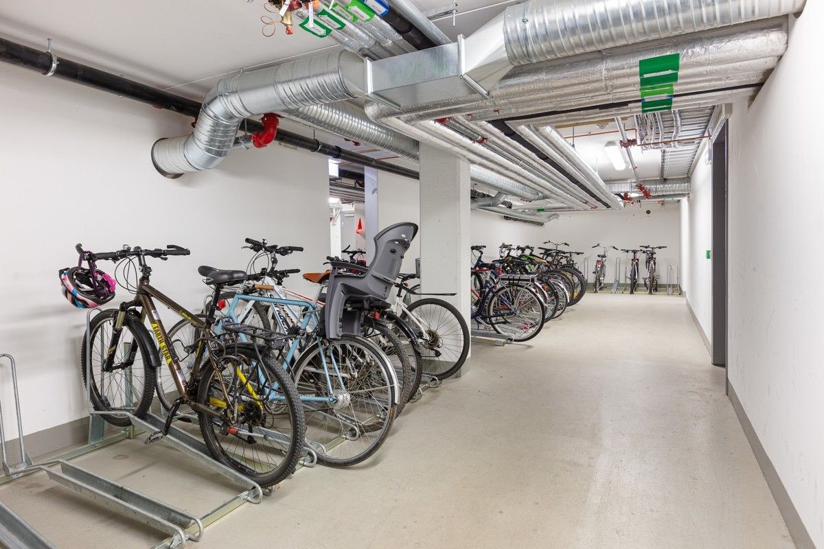 To store sykkelrom for parkering i lukket og oppvarmet område. Galleribilde