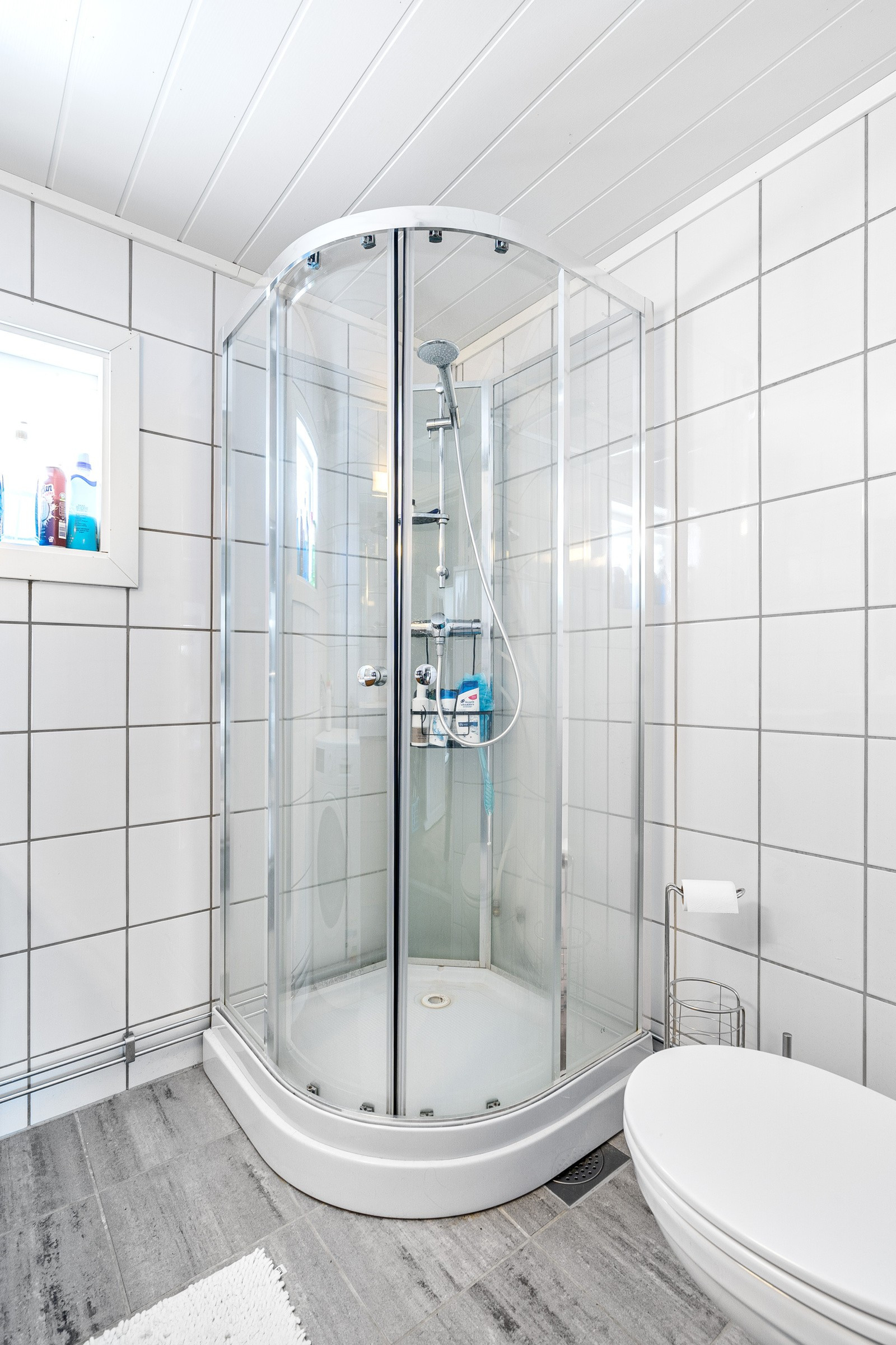 Det er opplegg for vaskemaskin på badet