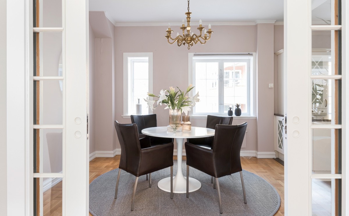 Fra spisestuen mot kjøkkenet Galleribilde