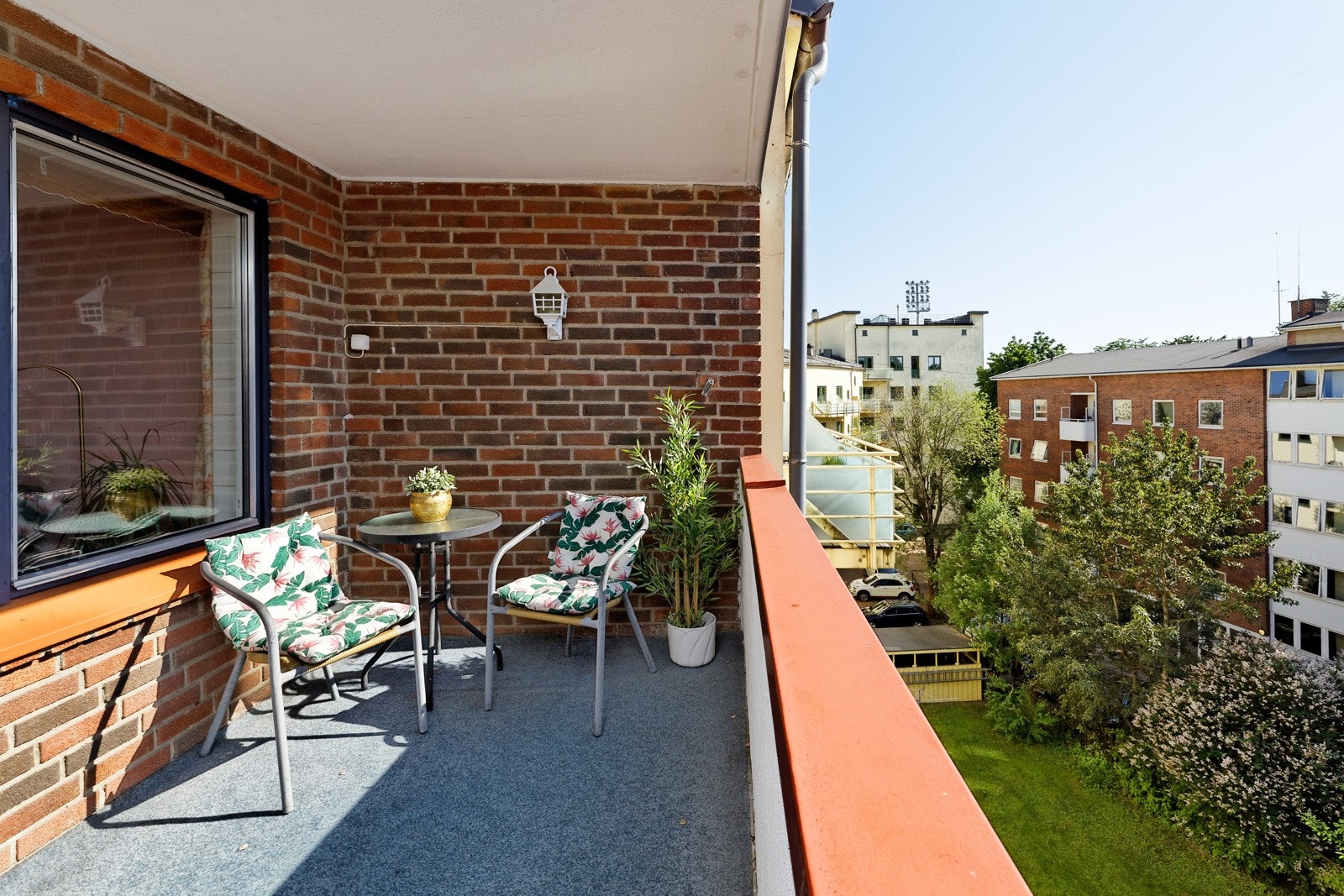 Velkommen til Wilhelms gate 5 A og en 4-roms selveierleilighet med balkong og heis i 5. etasje Galleribilde