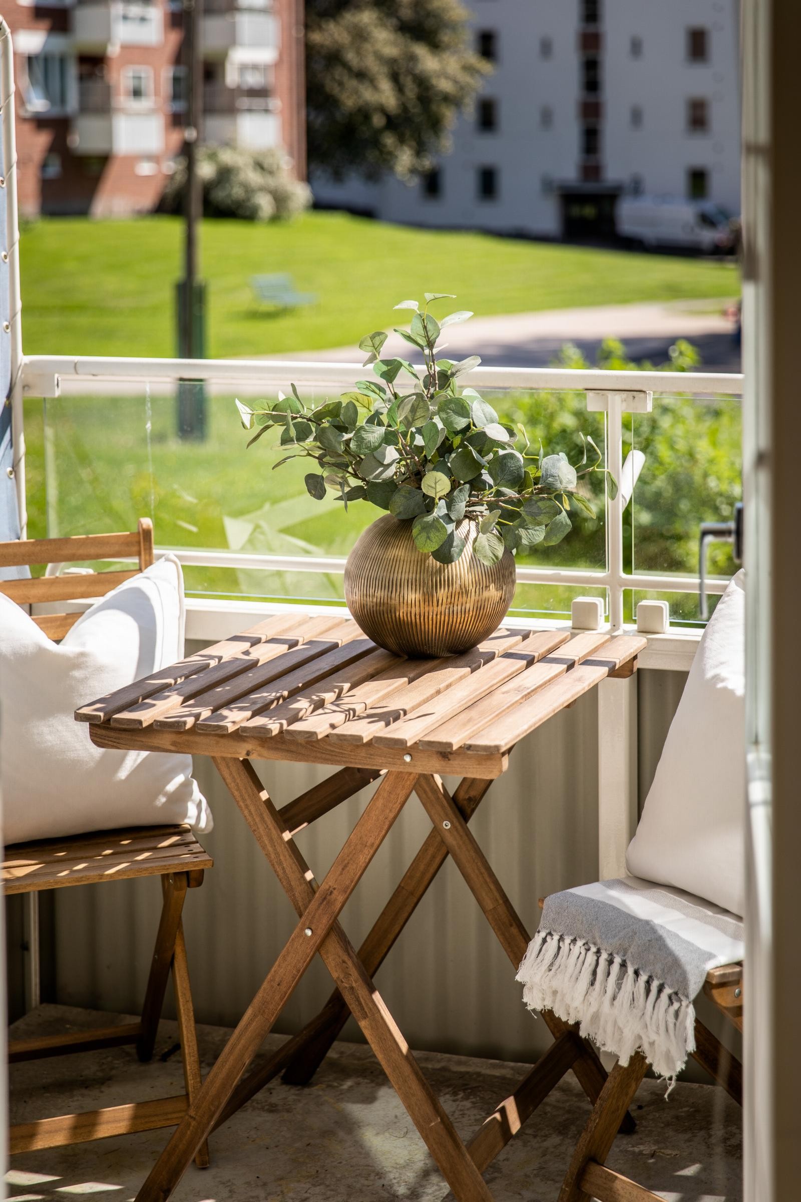 På balkongen kan lange sommerdager nytes med gode solforhold. Galleribilde