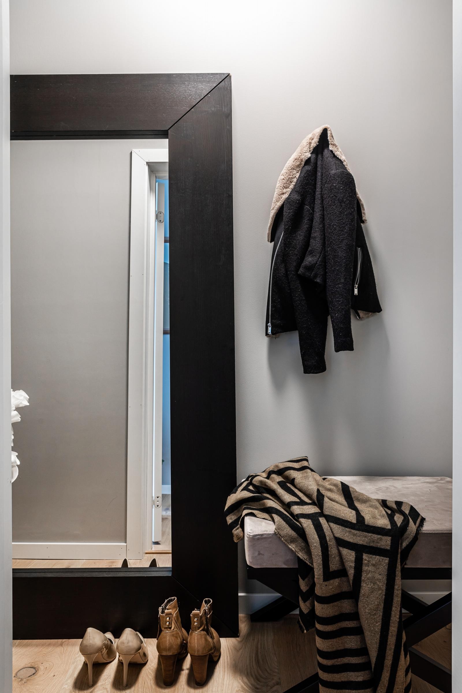 Fra entréen er det inngang til walk-in closet. Galleribilde