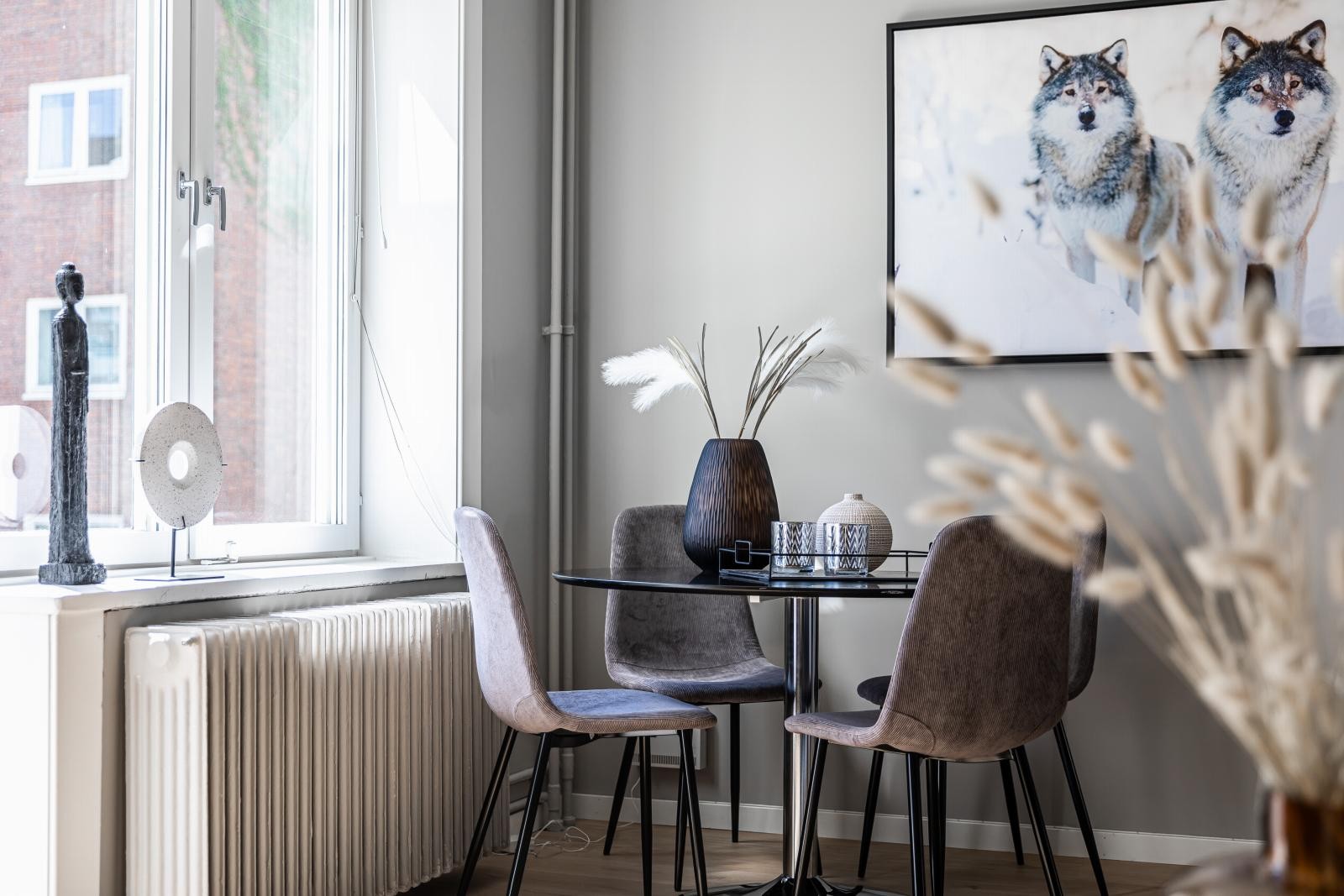 Leiligheten har en arealeffektiv planløsning og behagelige romløsninger. Galleribilde