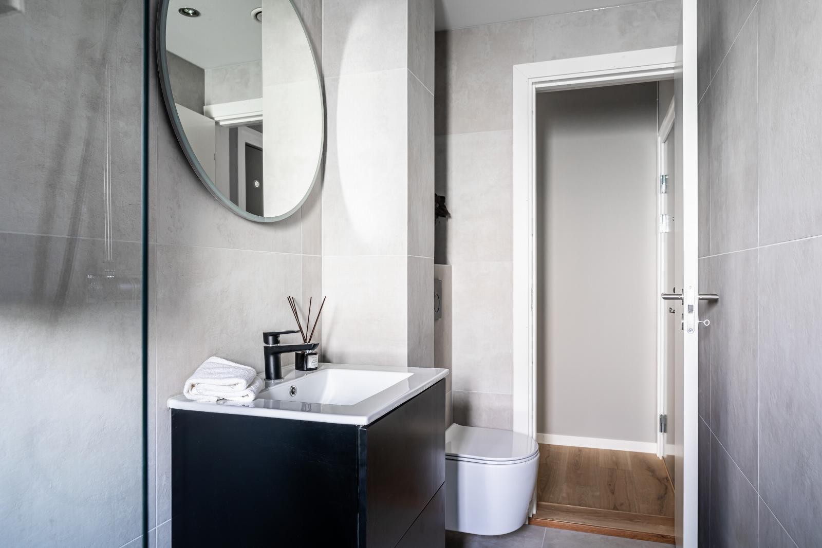 Badet har tidsmessig innredning. Galleribilde