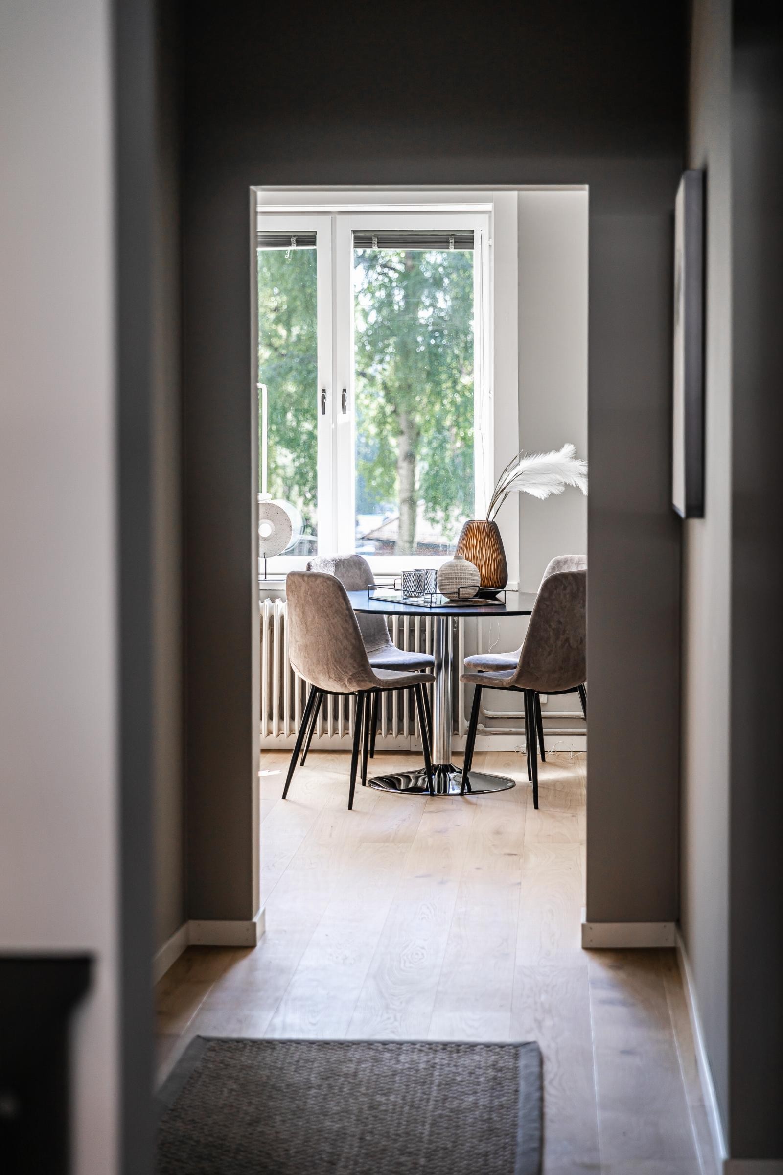 Leiligheten har et moderne uttrykk. Galleribilde