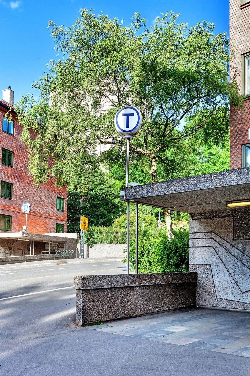 Her har du tilgang til buss, trikk, og T-bane som frakter deg til alle byens hjørner. Galleribilde