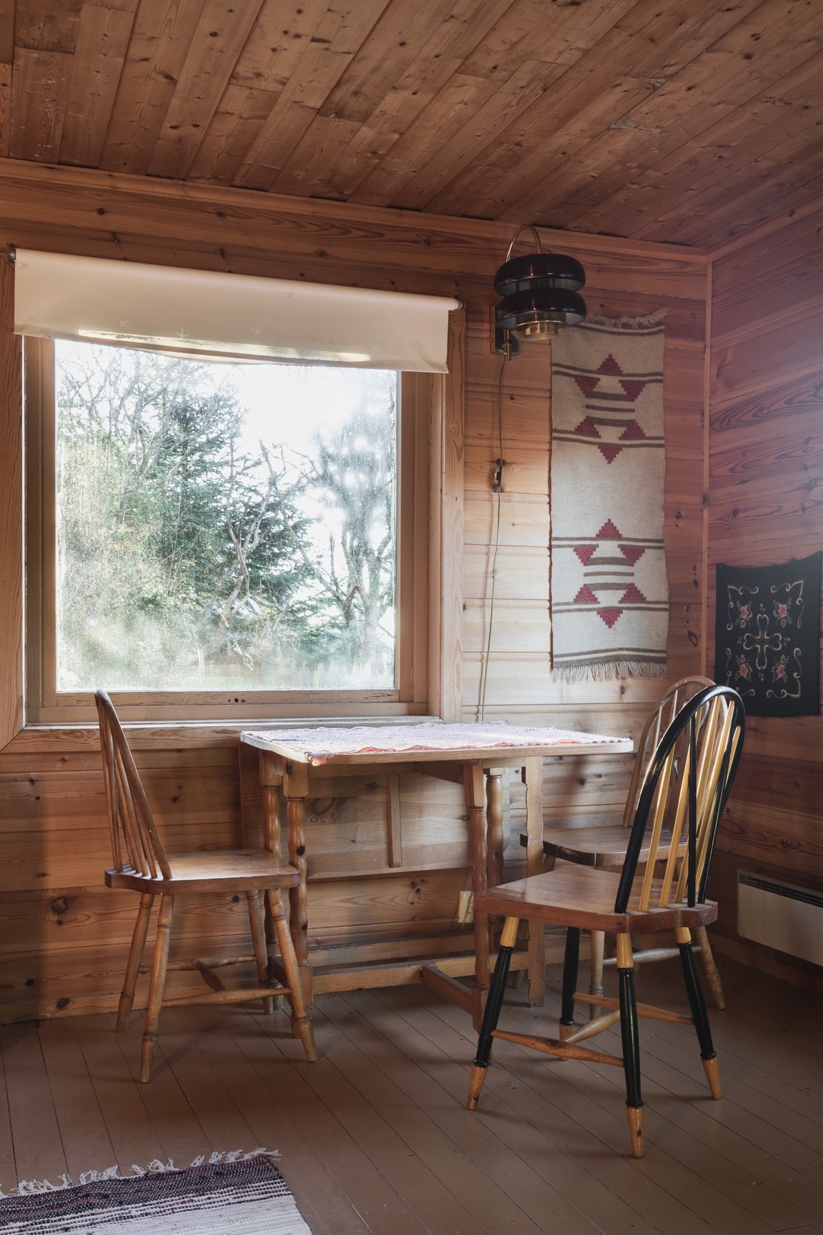 Hytten er av eldre standard og bør pusses opp. Galleribilde