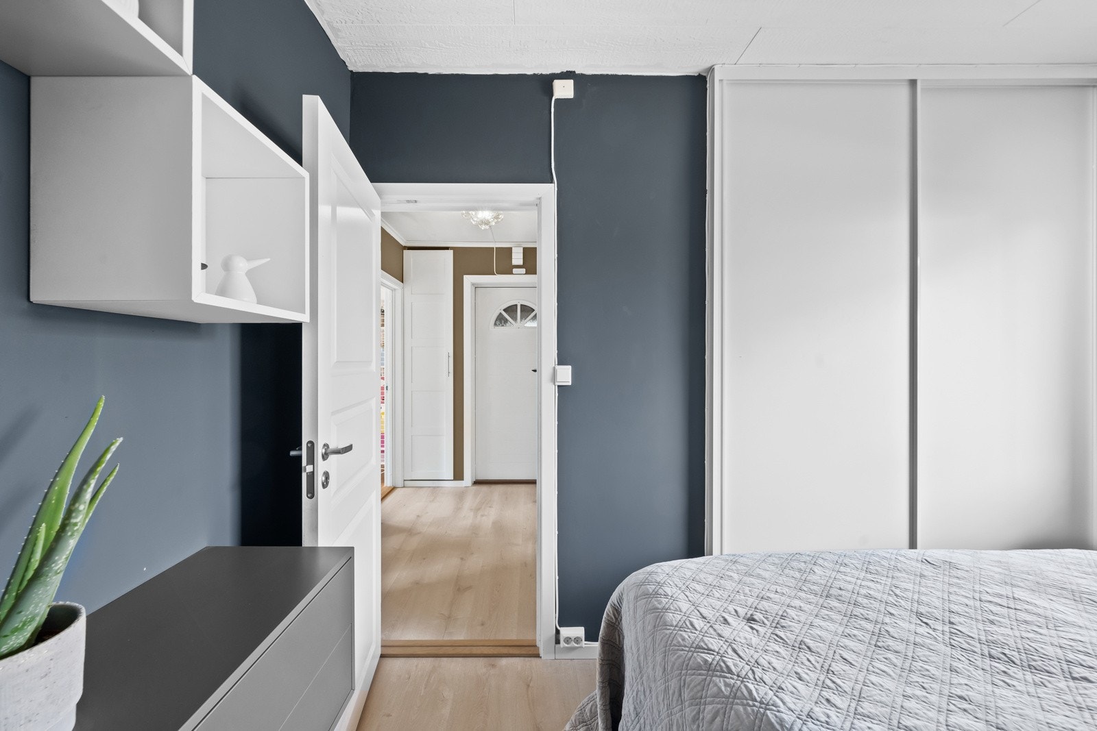 Boligen har to svært pene soverom Galleribilde