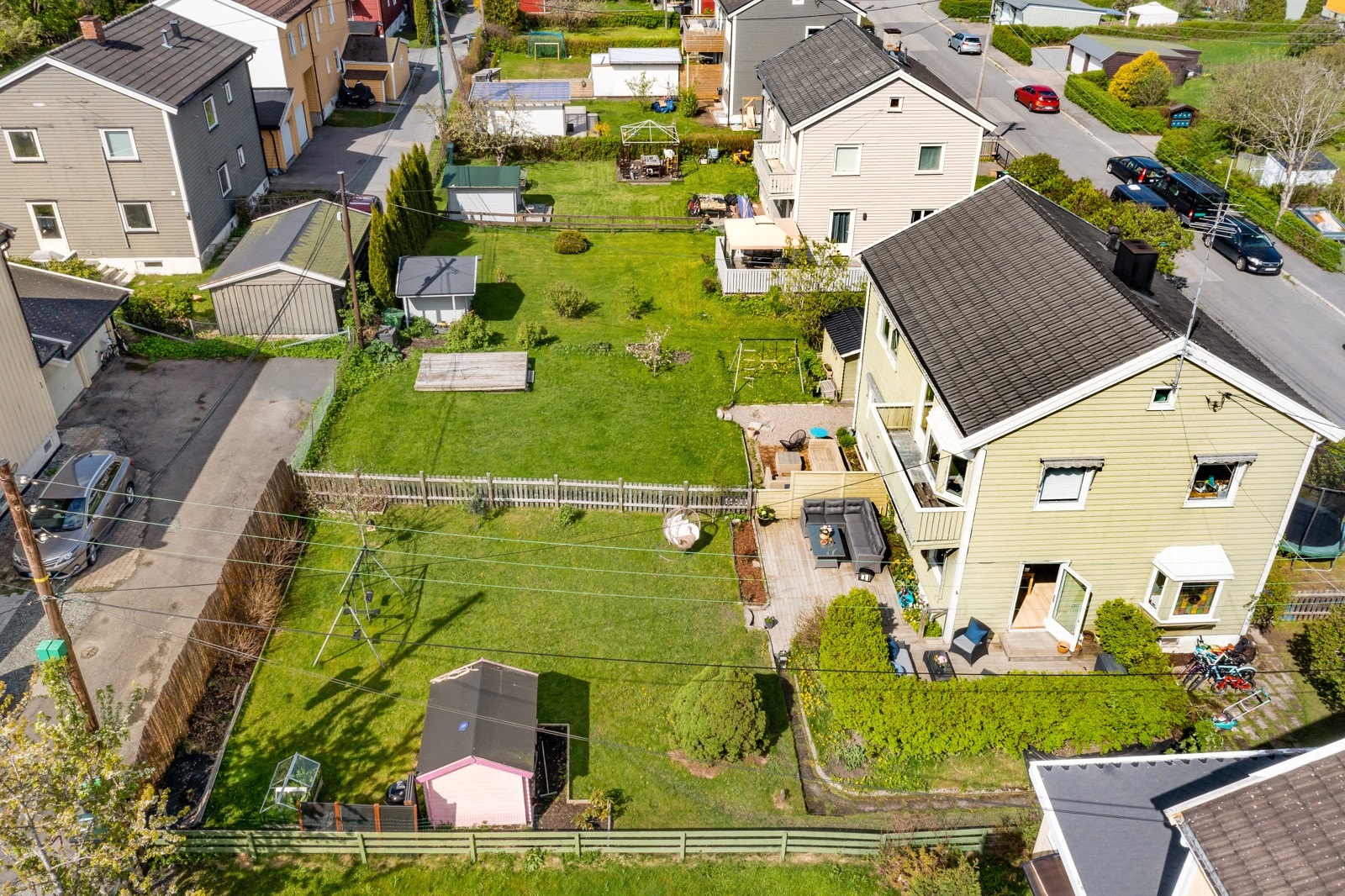 Lysløypenett, bade-, og fiskevann og flott turterreng med gode turmuligheter sommer som vinter i umiddelbar nærhet Galleribilde
