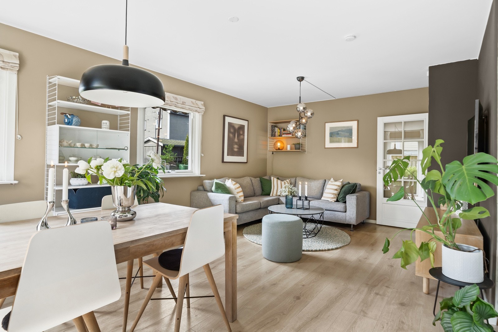 Gode vindusflater som slipper inn rikelig med dagslys Galleribilde