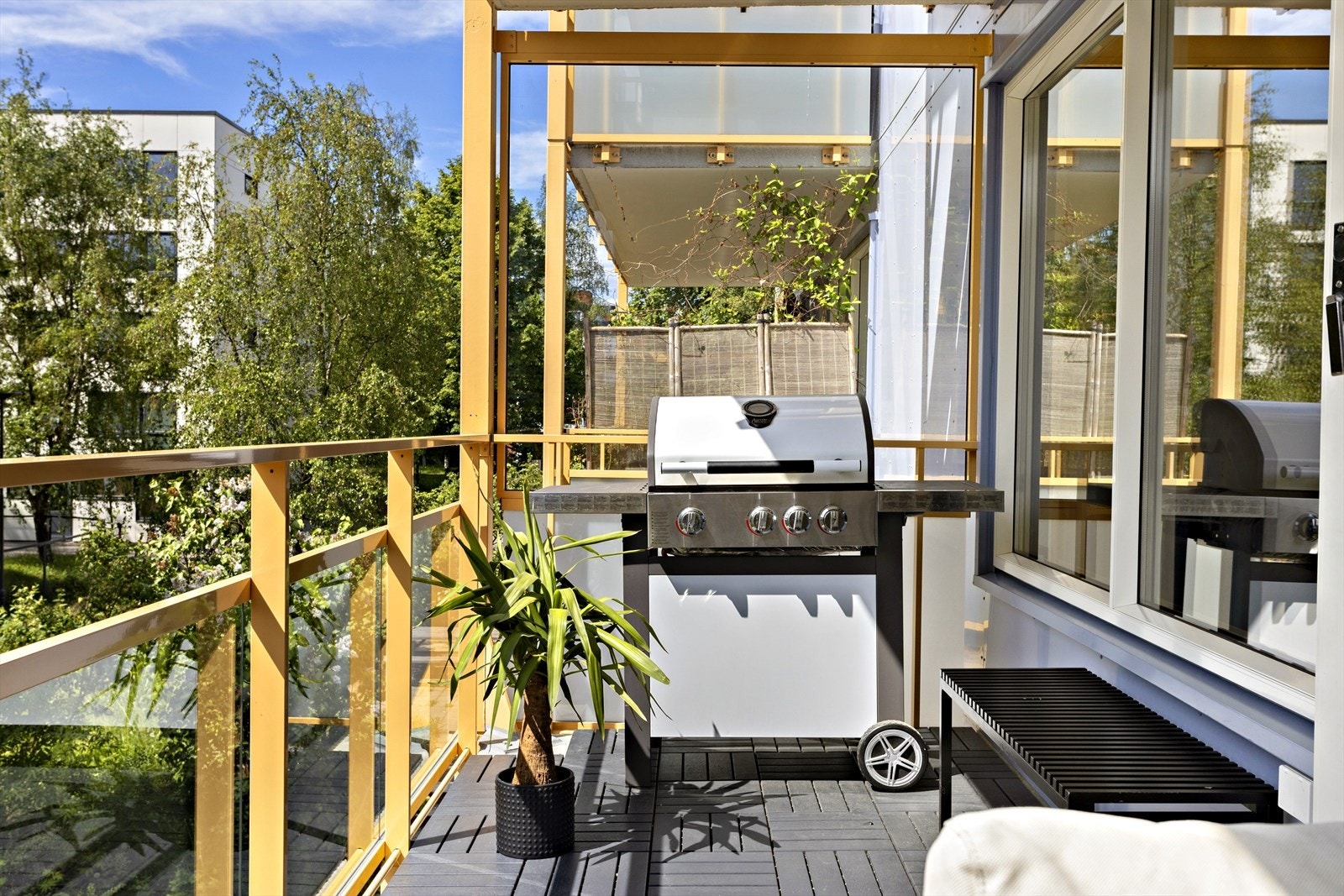 Det er lov med elektrisk grill og gassgrill på balkongen. Galleribilde