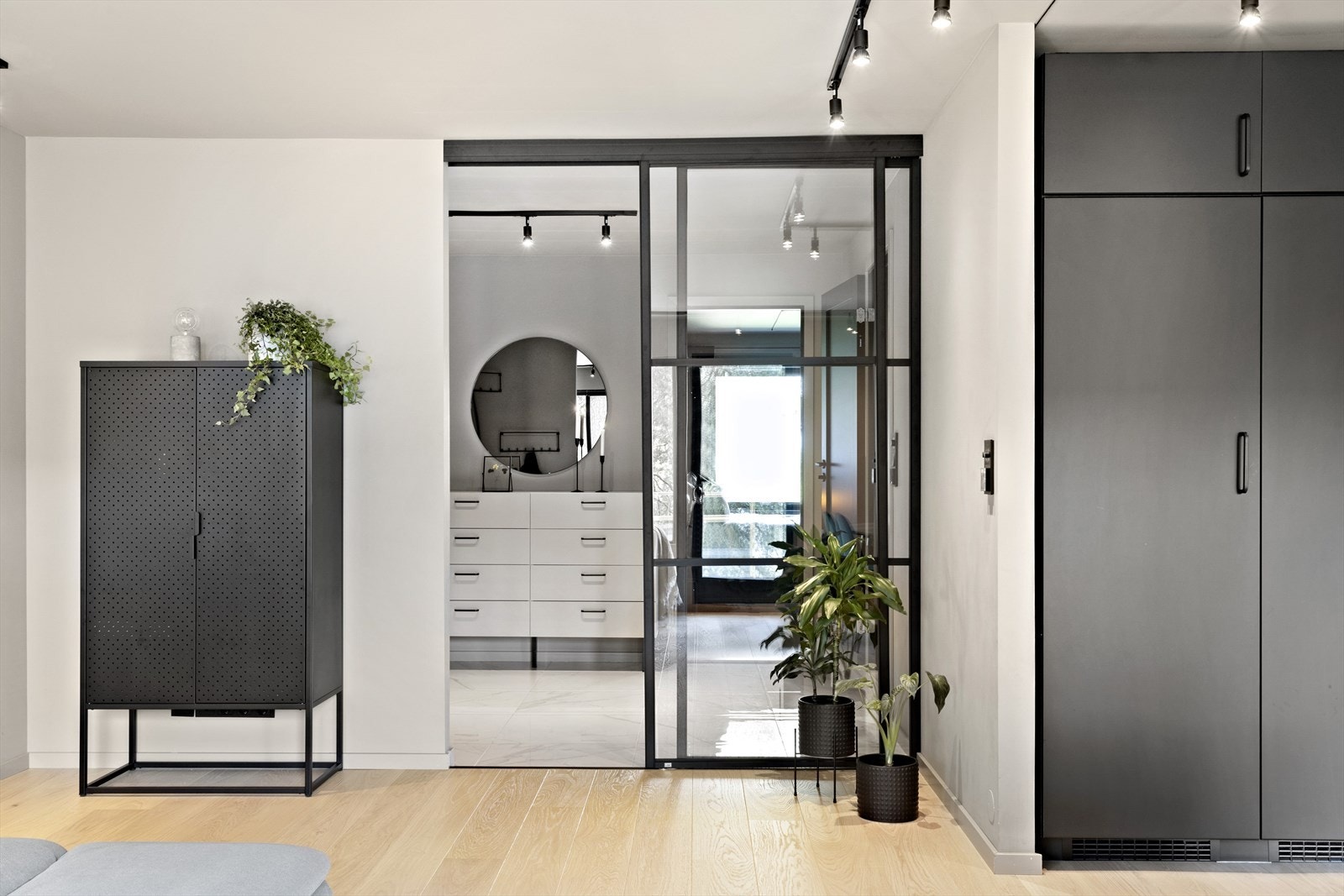 Alle rommene i leiligheten har varme i gulv. Galleribilde