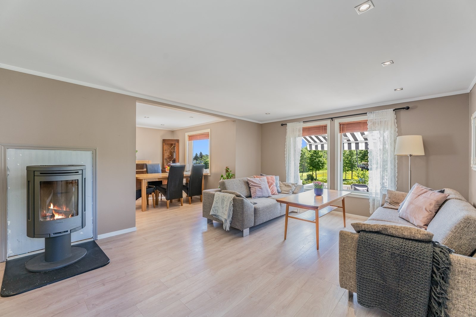 Vedovn i stuen Galleribilde