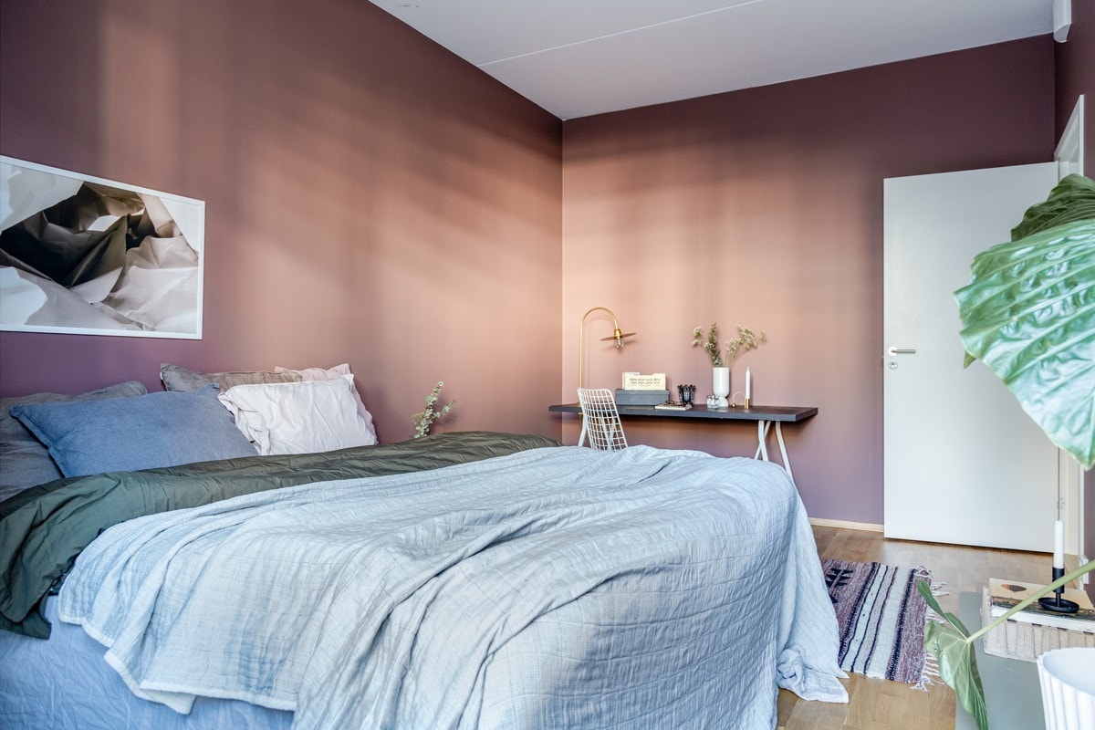 Her er det god plass til dobbeltseng, garderobeløsning og hjemmekontor! Galleribilde