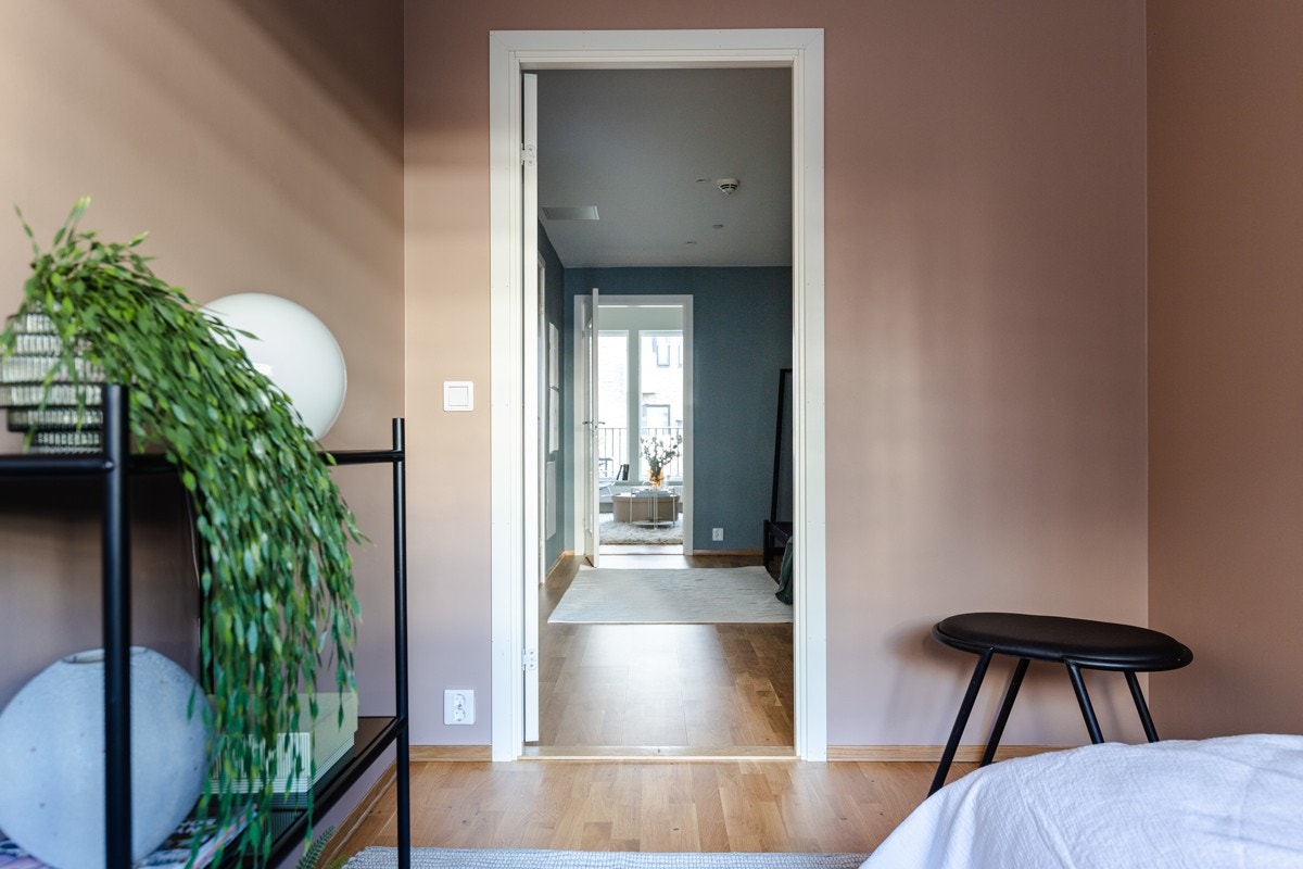 Begge soverommene ligger godt tilbaketrukket fra den sosiale sonen. Galleribilde