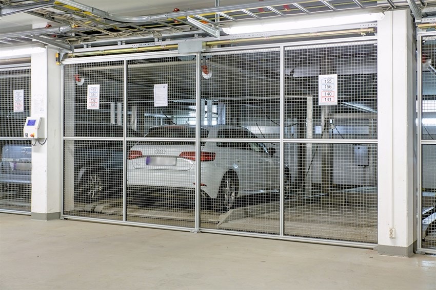 Leiligheten disponerer egen garasjeplass med mulighet for elbil lader. Adkomst via heis. Galleribilde