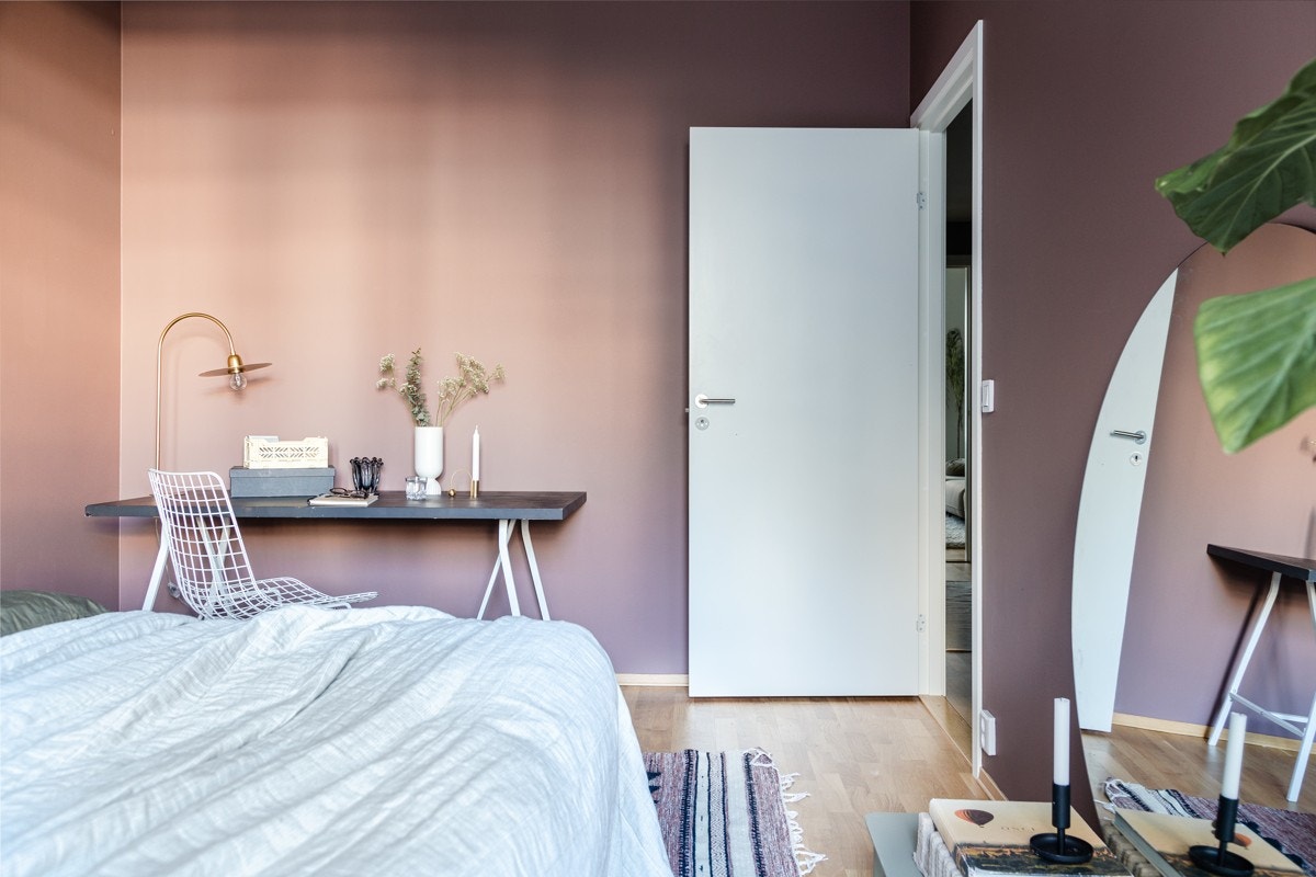 Hele leiligheten vender ut mot indre gårdsrom, fritt for biltrafikk. Galleribilde