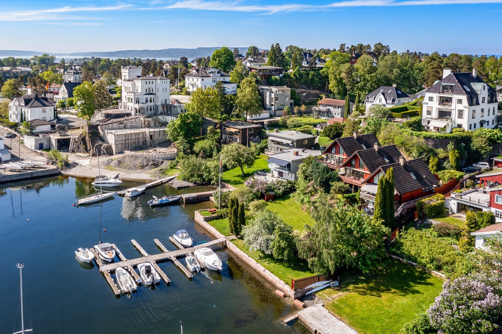 Dronninghavnveien, Mellbyedalen og Huk Aveny ligger parallelt her ytterst i Frognerkilen Galleribilde
