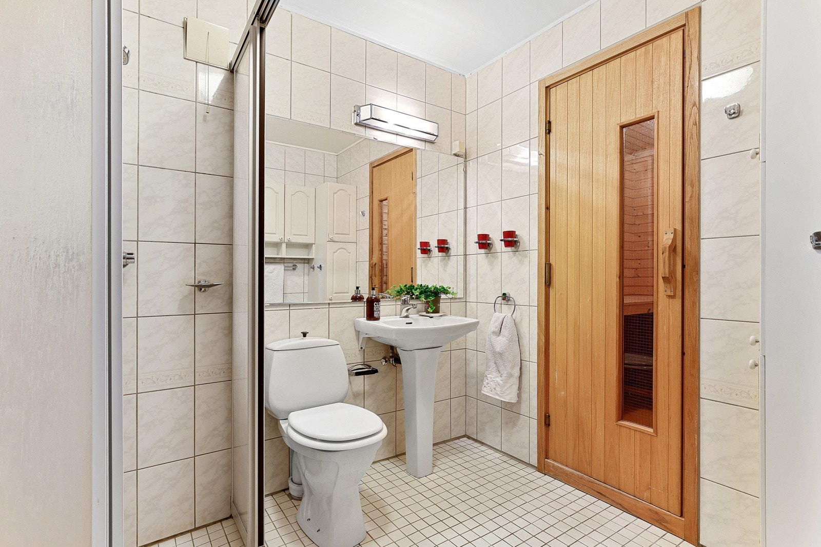 Bad/WC/badstue sokkeletasje Galleribilde