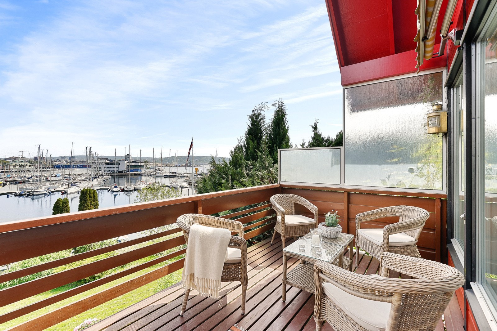 Hovedterrasse fra stue Galleribilde