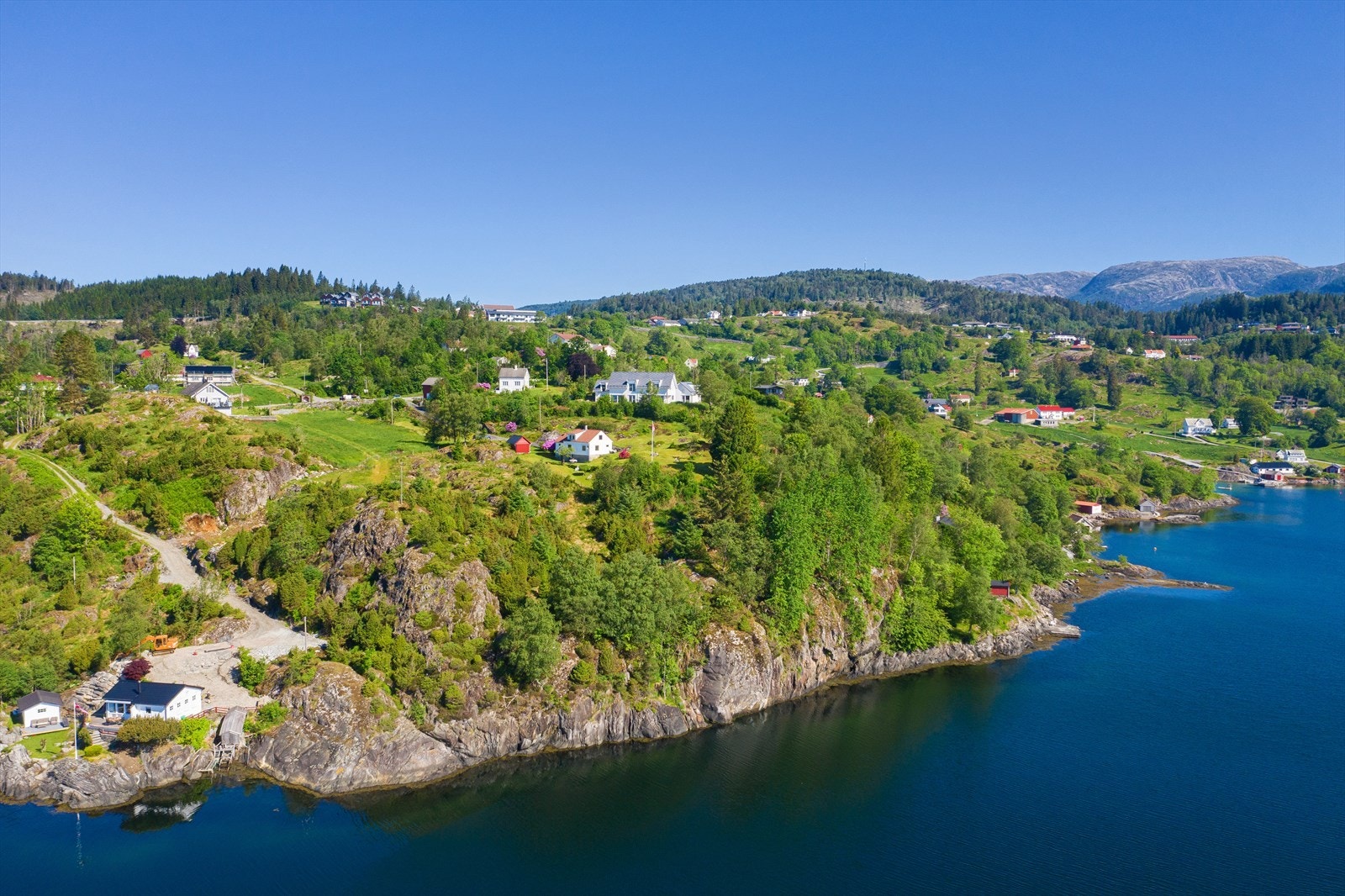 Eiendommen grenser til sjø. Galleribilde