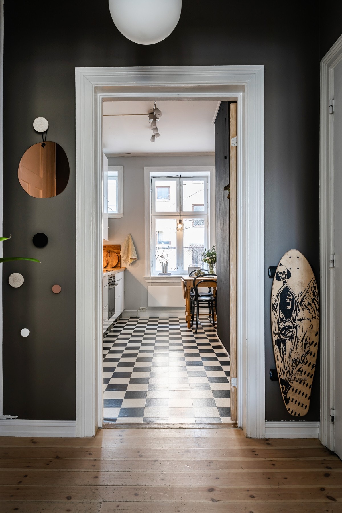 Videre beveger vi oss mot boligens kjøkken. Galleribilde