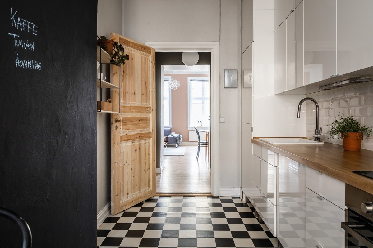 Den sorte veggen er kritt- og magnettavle - Svært praktisk til hverdagsbruk! Galleribilde