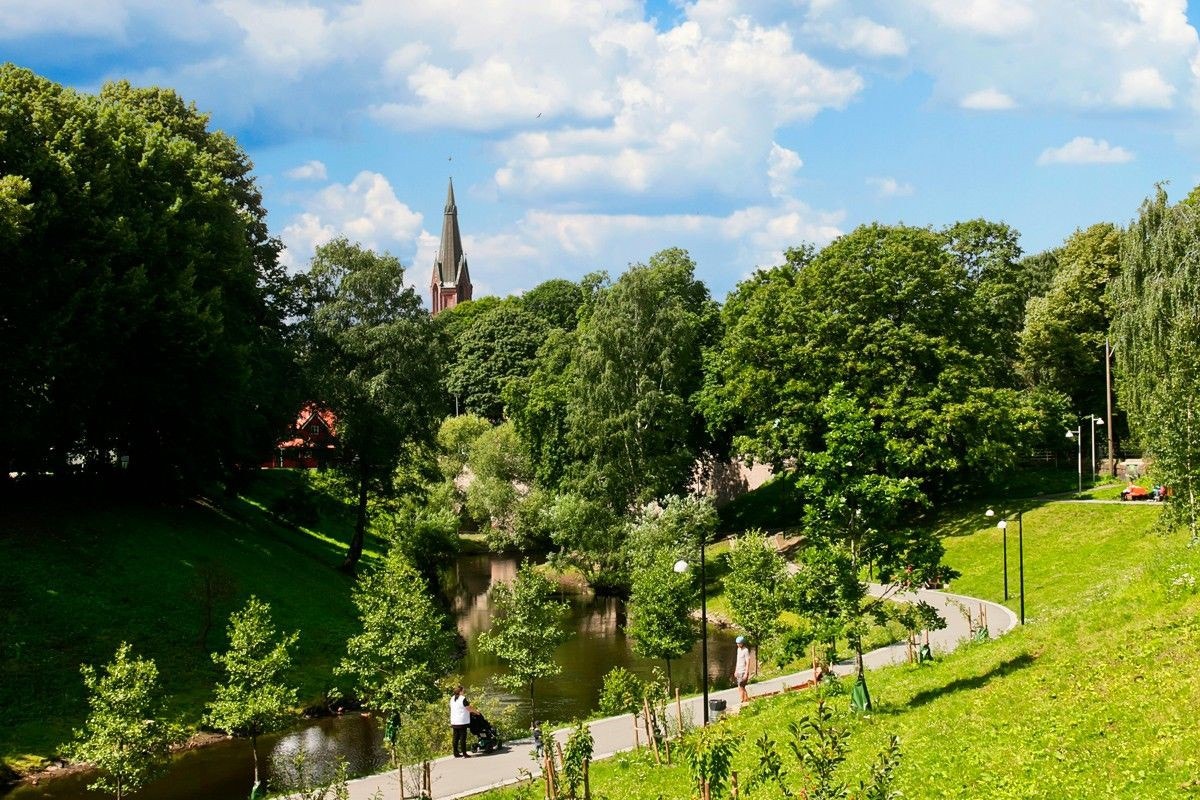 Turmuligheter langs Akerselva. Galleribilde