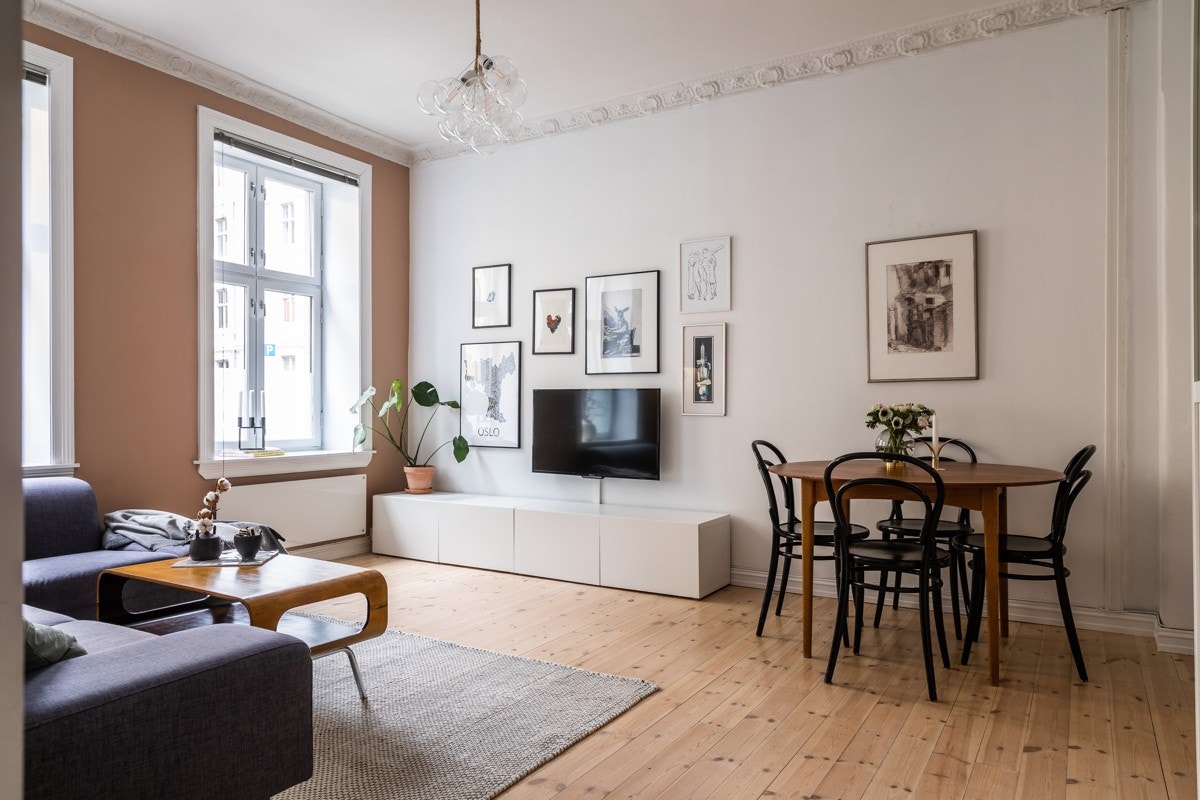 Det er godt med sitteplasser for å invitere familie og venner til et hyggelig middagsmåltid. Galleribilde