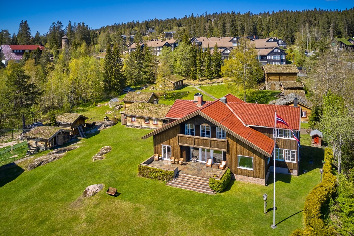 Eiendommen fra syd/øst Galleribilde