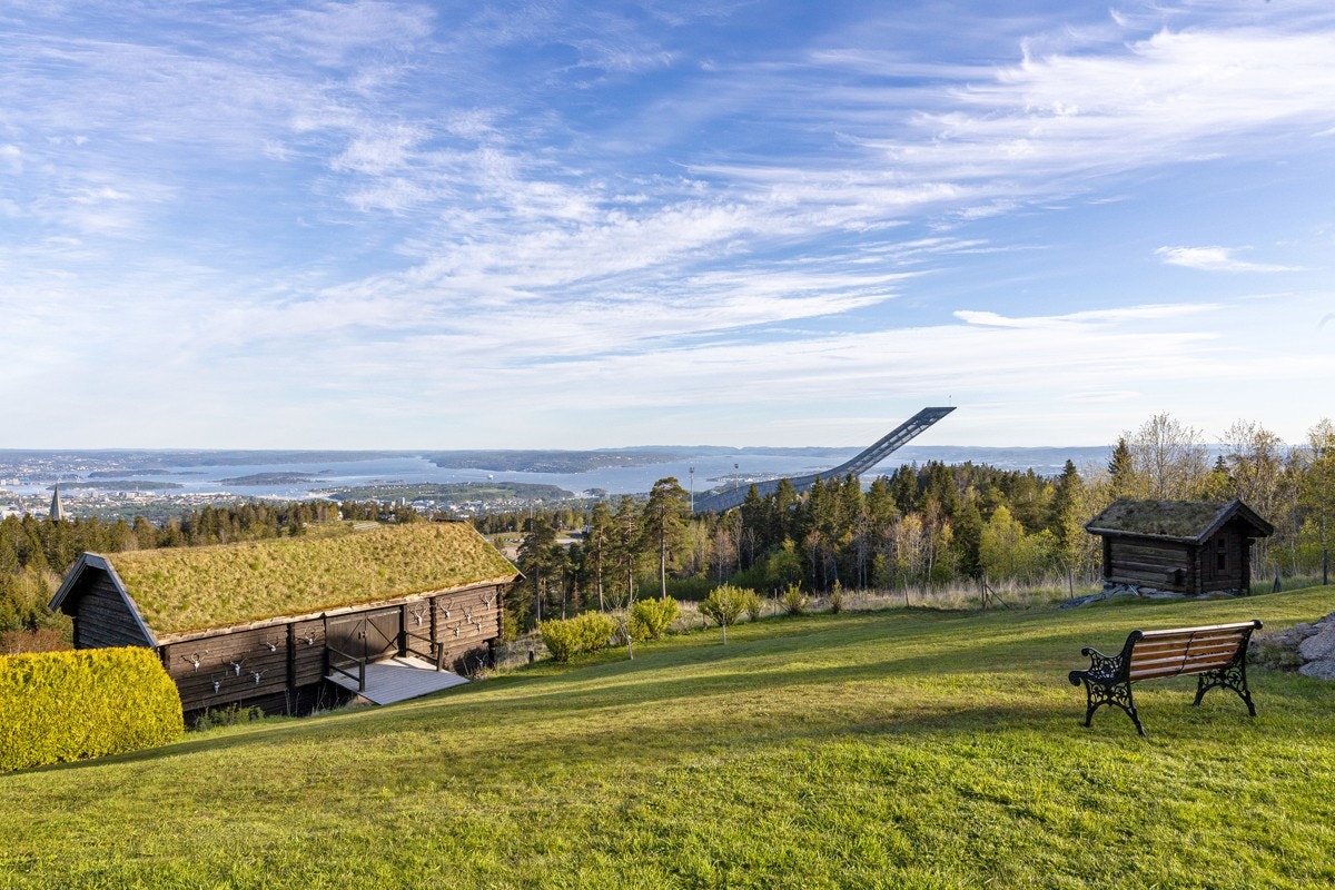 Mot låve trolig fra Morgedal (opprinnelig fra ca. 1850) Galleribilde