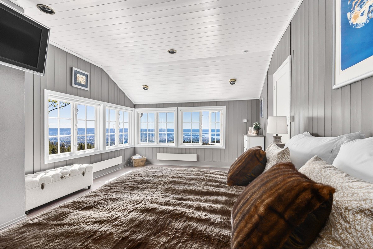 Gjesterom tilknyttet eget omkledningsrom Galleribilde