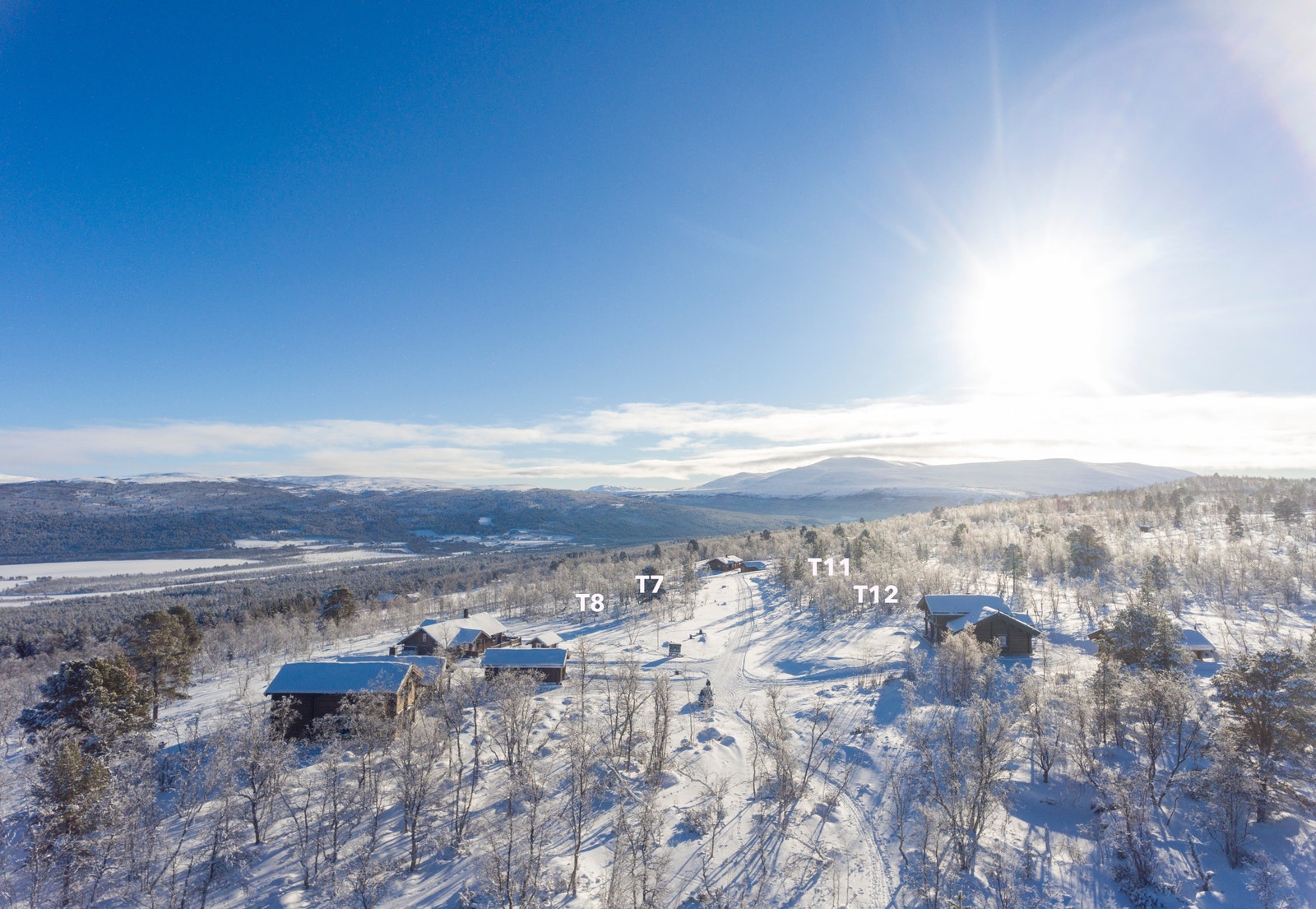 Utsikt mot sør, sør-øst og alpinanlegget i Hummelfjell, 10 minutter unna Galleribilde