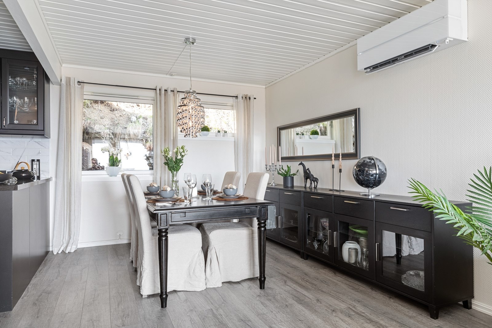 God plass til spisebord. Varmepumpe ble installert i 2019 Galleribilde