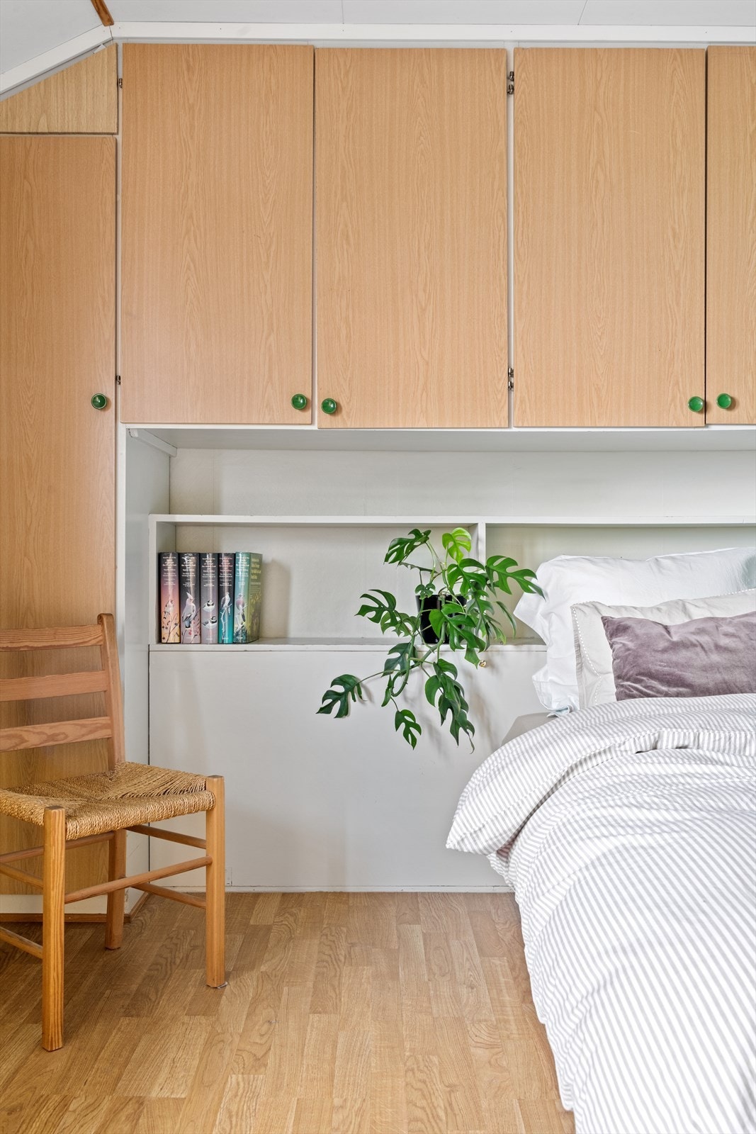 Boligen har totalt 3 soverom og alle er plassert i boligens overetasje. Galleribilde
