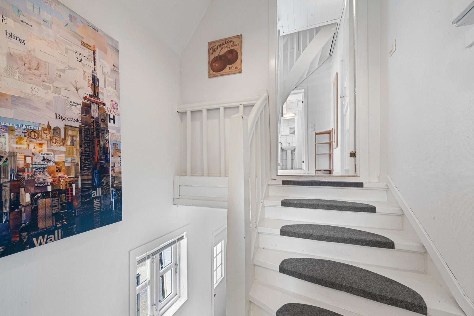Loftstrapp i den øverste leiligheten Galleribilde