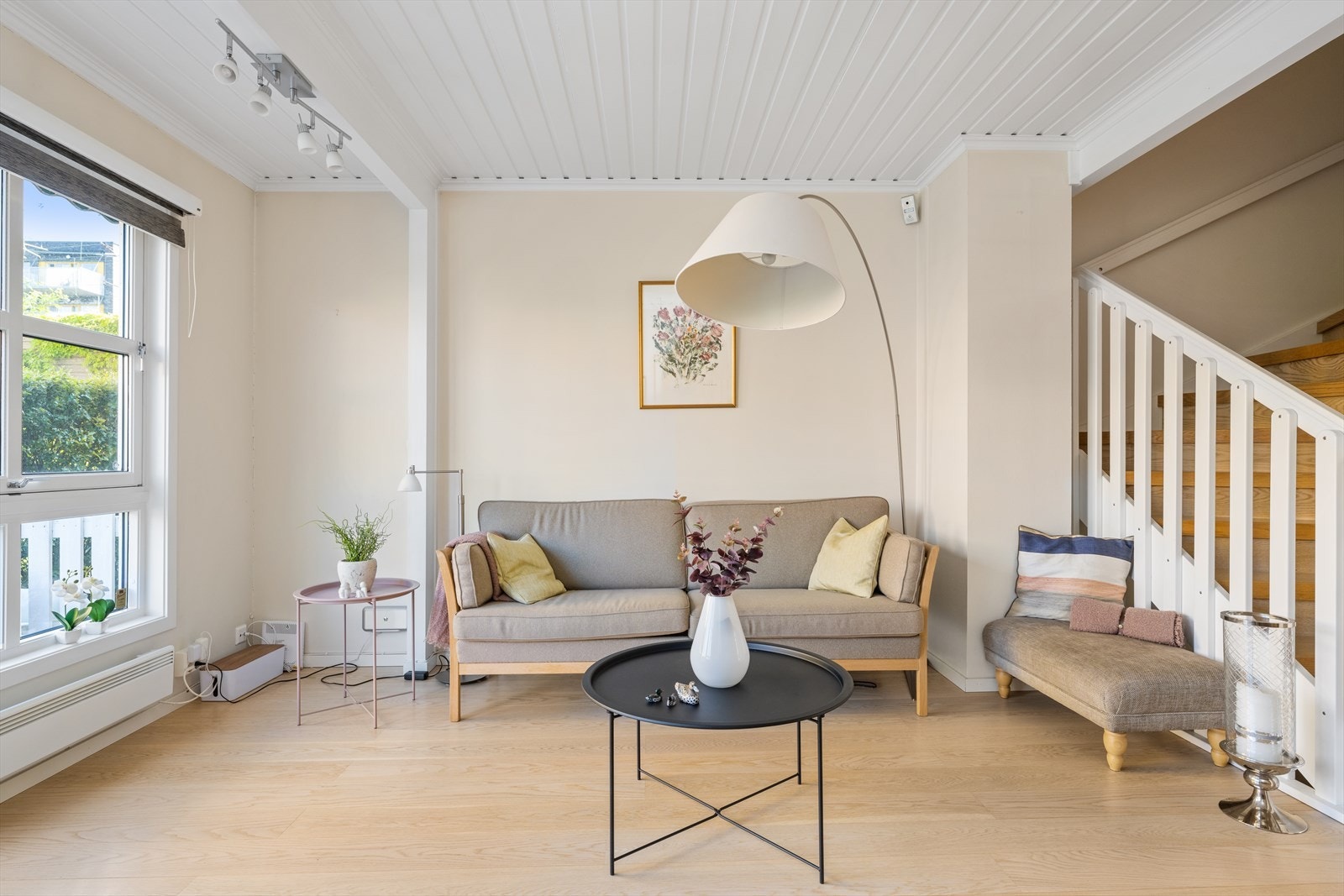 De store vindusflatene sørger for et godt lysinnslipp, som gir en god romfølelse. Galleribilde