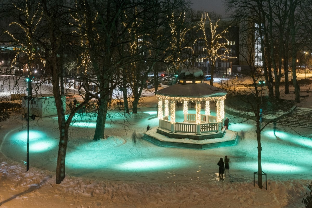 Skøytebane som nærmeste nabo. Galleribilde