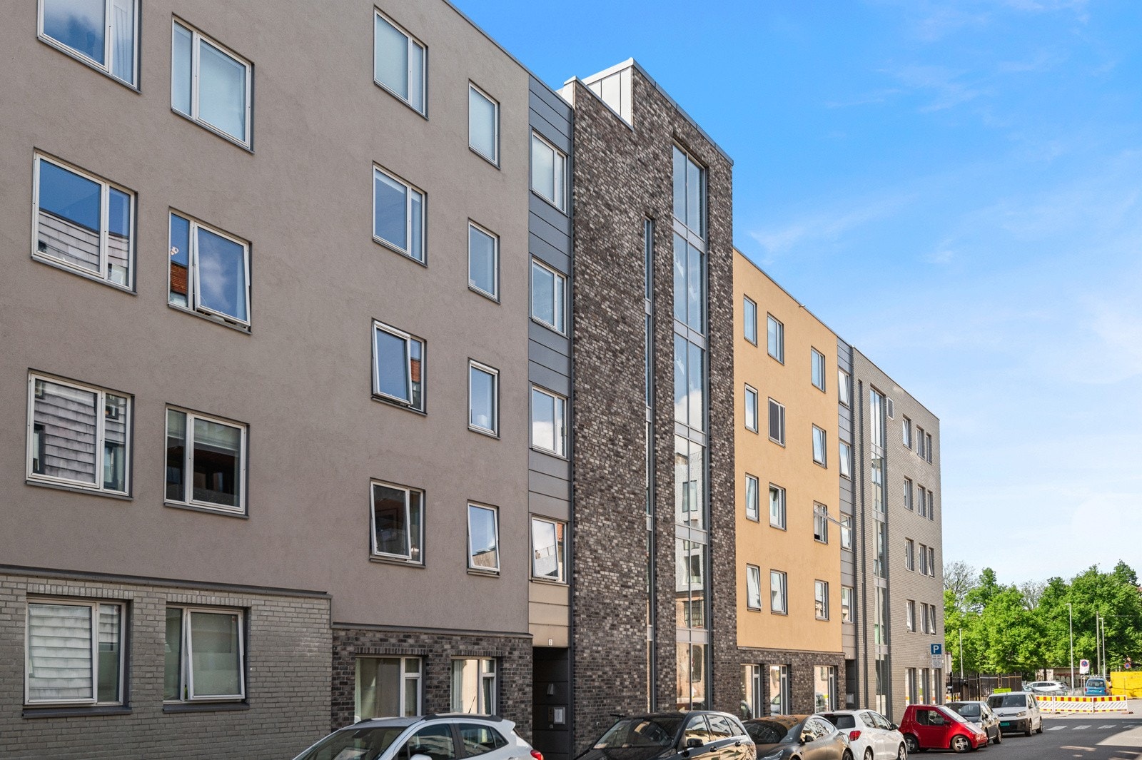 - Fasade sett fra gate - Galleribilde