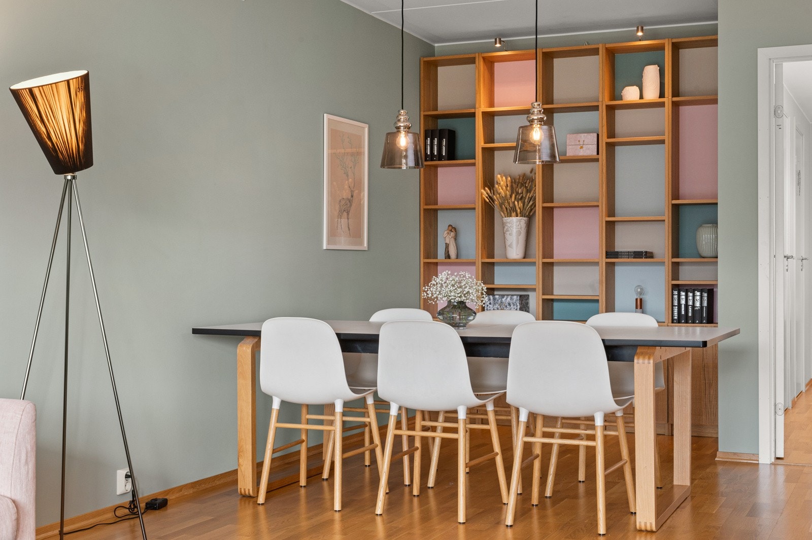 - God plass til stort spisebord - Galleribilde