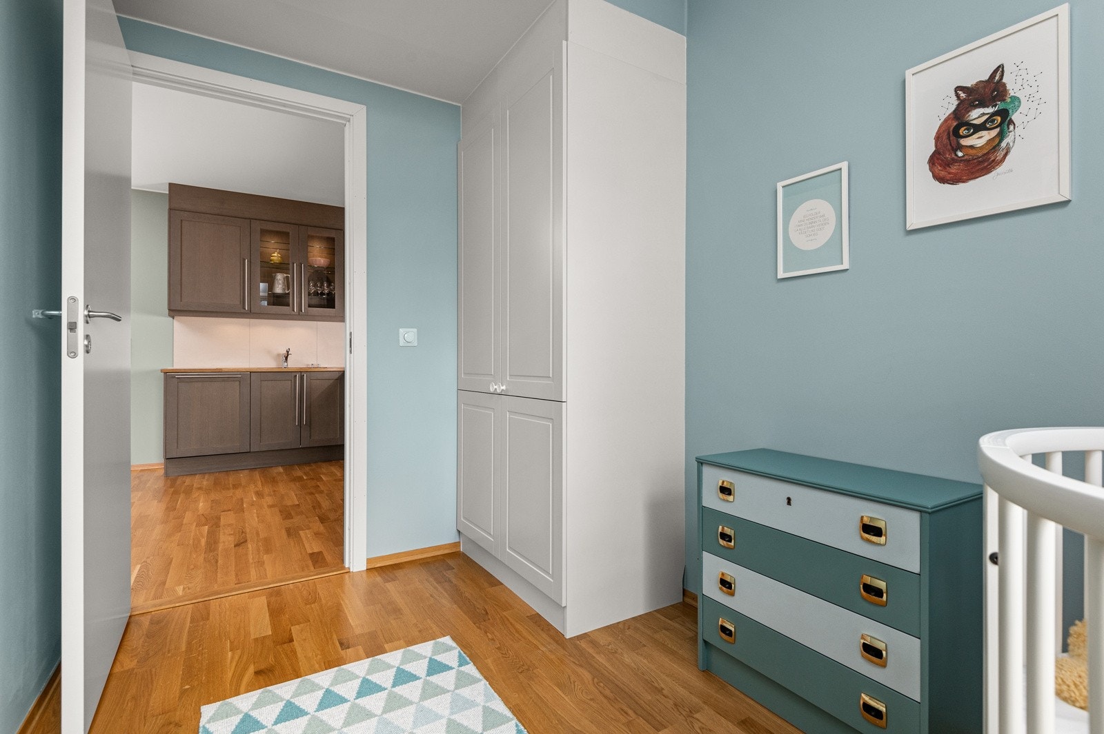 - Soverom 3 har adkomst fra stue/kjøkken og passer ypperlig til hjemmekontor - Galleribilde