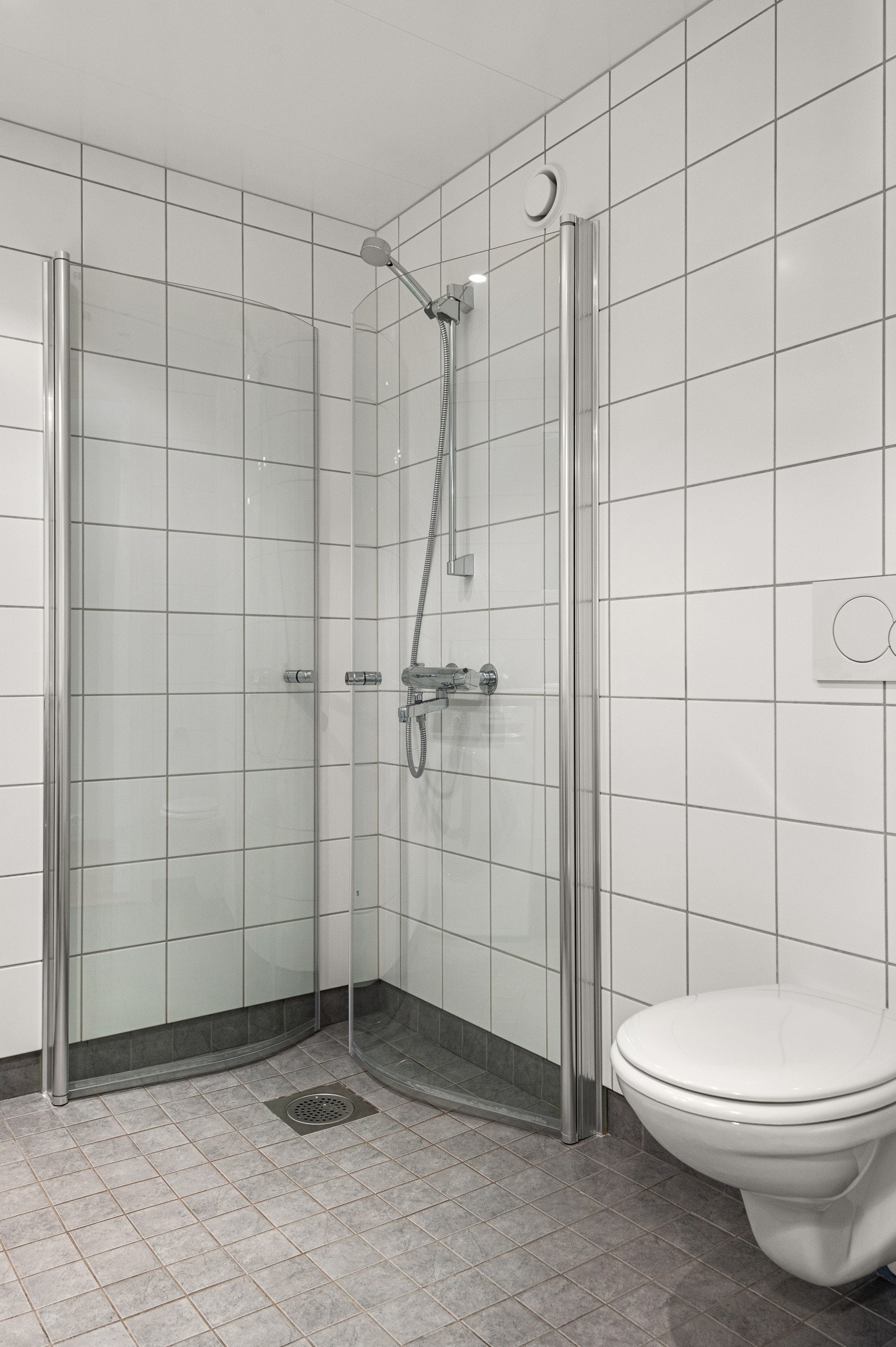 - Takstmann har foretatt fuktsøk i badet, ingen unormale verdier ble registrert - Galleribilde