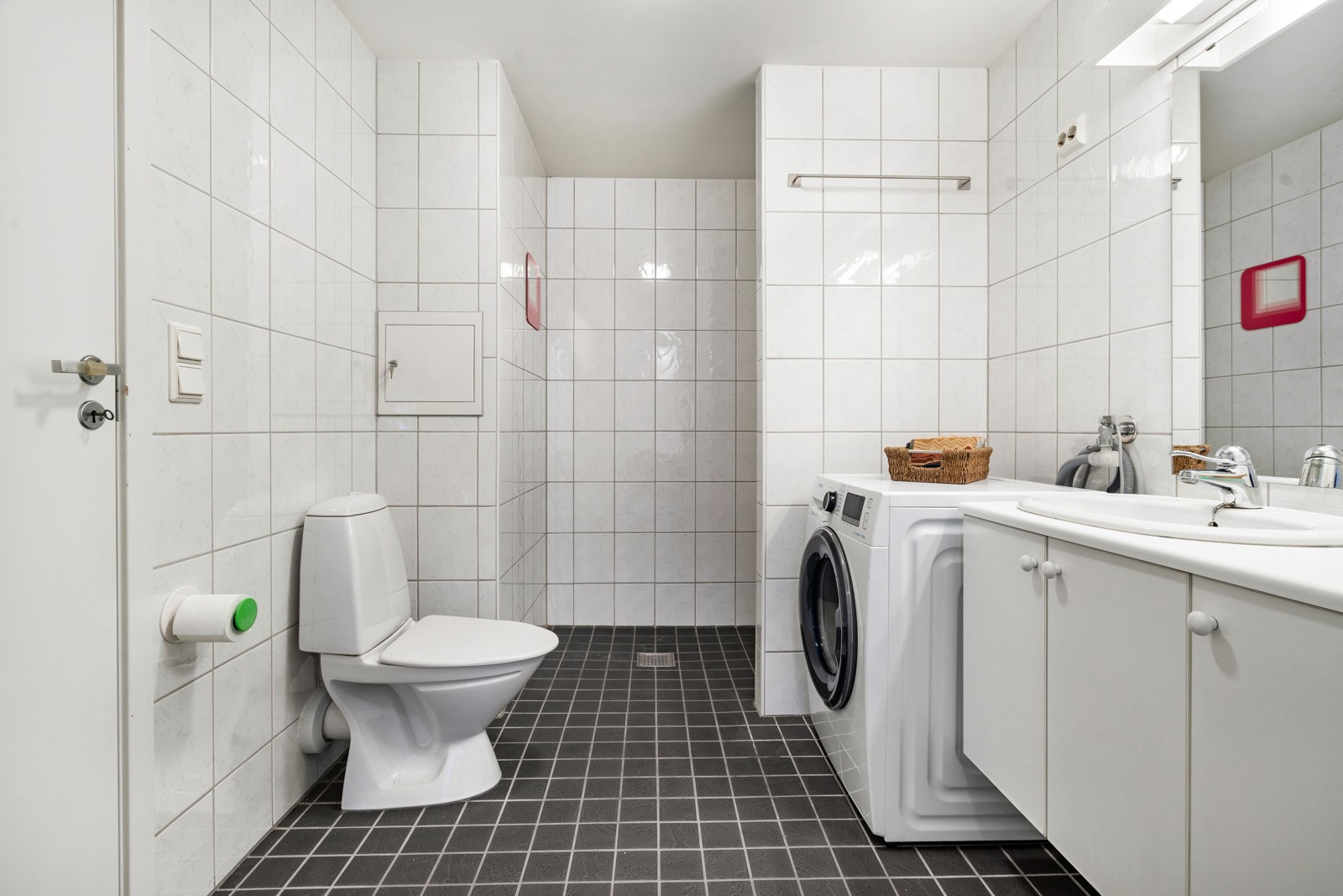 Komplett flislagt bad med gulvvarme