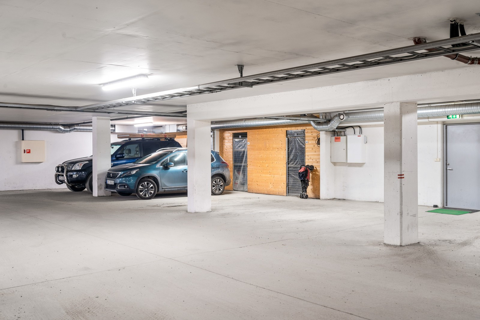 Parkeringsplass i lukket garasjeanlegg - her er det mulighet for el-bil lader