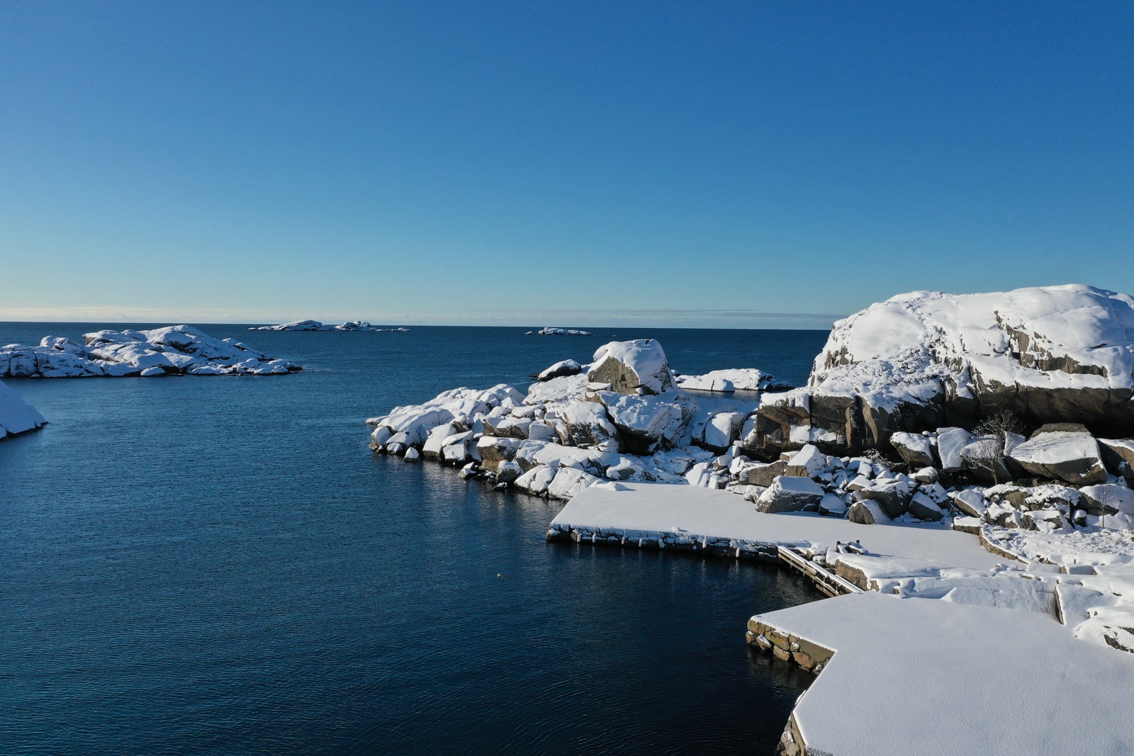 Båtplass ved betongbrygge Galleribilde