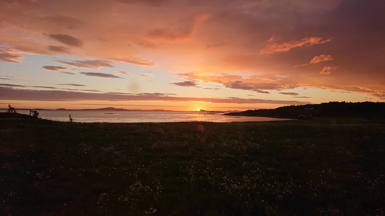 Kveldsbilder tatt fra område ved hyttefelt Galleribilde