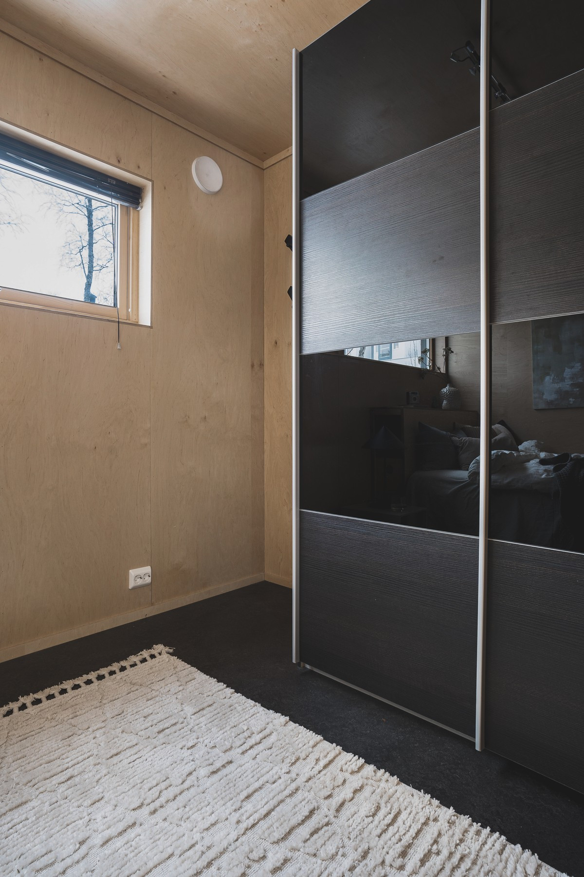 Skyvedørsgarderobe på soverommet