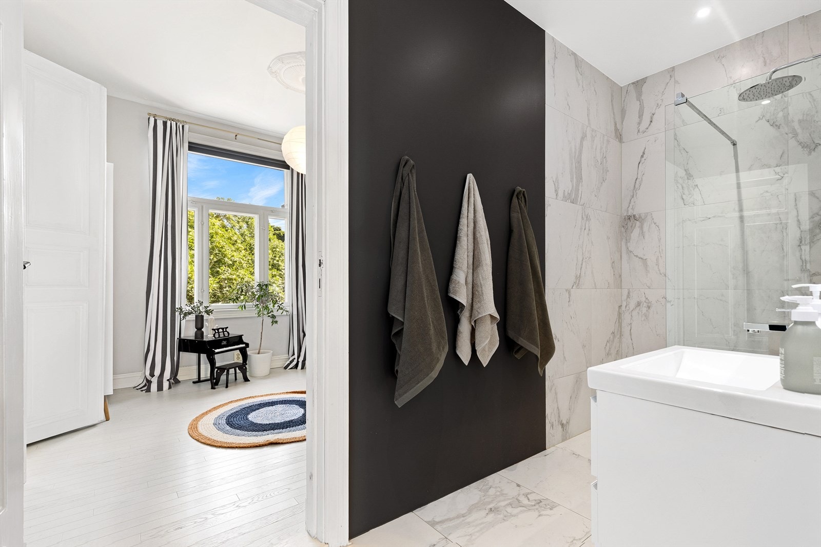 Direkte adkomst til samme baderom som soverom 1 Galleribilde